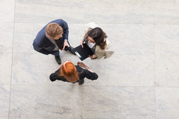 zo-beleggen-wij-mensen-gesprek-van-boven 600 x 400